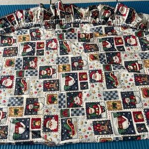 Vintage Santa Patchwork tree skirt - Festive Holiday Print